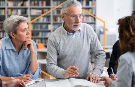 Persone adulte impegnate in un percorso di formazione nei CPIA, Centri Provinciali per l’Istruzione degli Adulti.