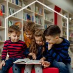 Orientamento narrativo: il ruolo delle storie nella scuola primaria Studenti che leggono storie